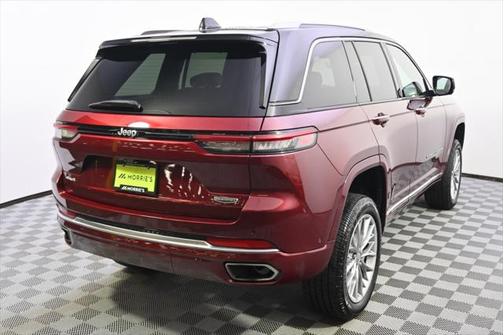 2022 Jeep Grand Cherokee Summit