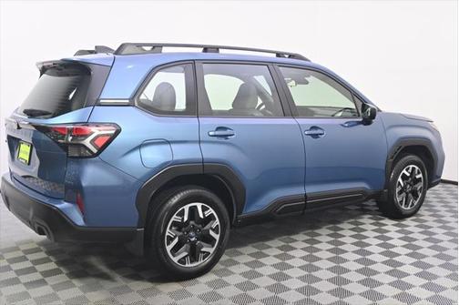 2025 Subaru Forester Base
