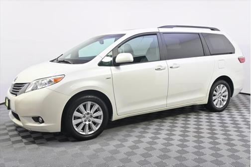2017 Toyota Sienna XLE