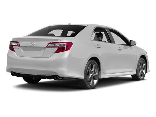 Super White 2014 Toyota Camry SE