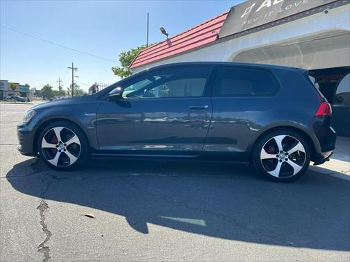 2015 Volkswagen Golf GTI 2.0T S 4-Door