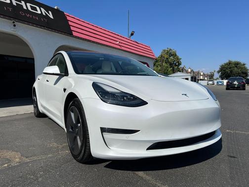 2022 Tesla Model 3 Standard Range