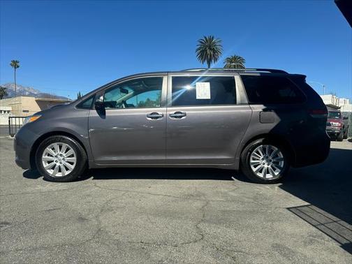 2013 Toyota Sienna XLE