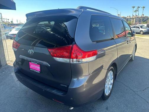 2013 Toyota Sienna XLE