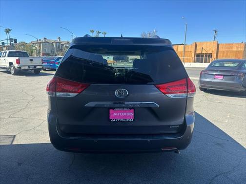 2013 Toyota Sienna XLE