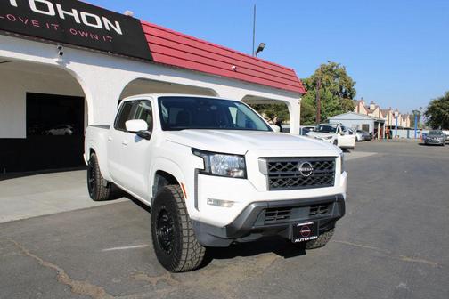 2022 Nissan Frontier SV
