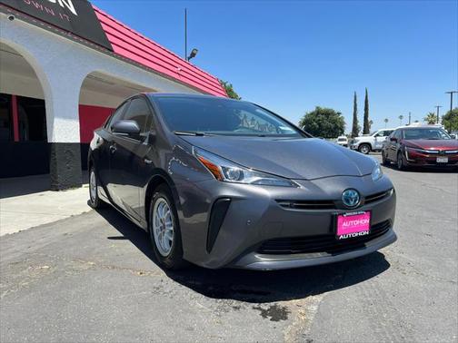 2022 Toyota Prius LE