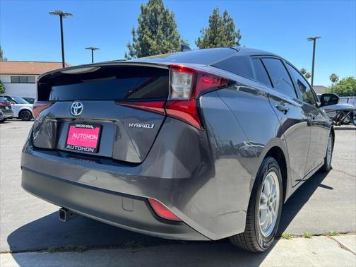 2022 Toyota Prius LE