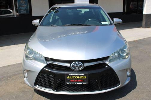 Celestial Silver Metallic 2015 Toyota Camry SE