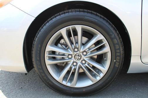 Celestial Silver Metallic 2015 Toyota Camry SE