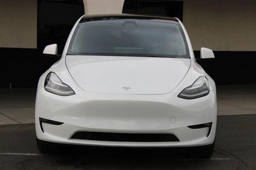 2022 Tesla Model Y Long Range Dual Motor All-Wheel Drive