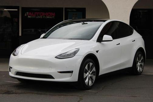 2022 Tesla Model Y Long Range Dual Motor All-Wheel Drive