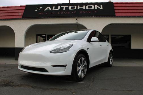 2022 Tesla Model Y Long Range Dual Motor All-Wheel Drive
