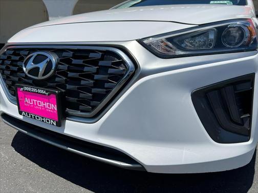2020 Hyundai IONIQ Hybrid Blue