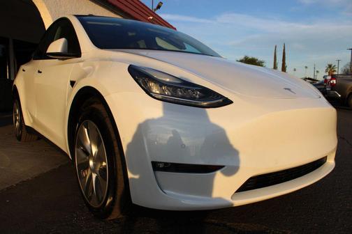 2022 Tesla Model Y Long Range Dual Motor All-Wheel Drive