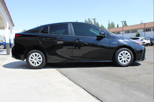 2019 Toyota Prius LE