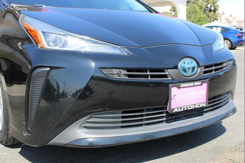 2019 Toyota Prius LE