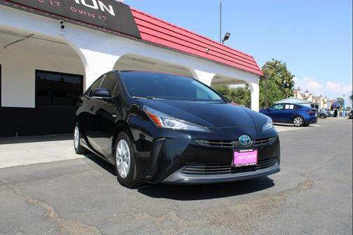 2019 Toyota Prius LE
