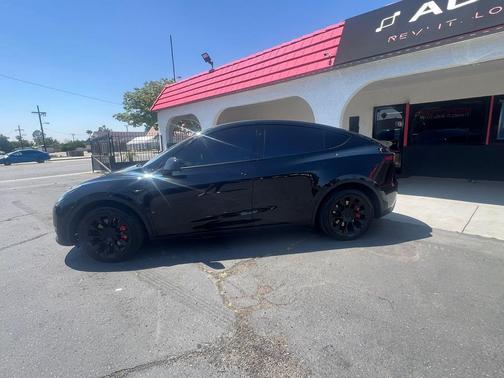 2023 Tesla Model Y Long Range Dual Motor All-Wheel Drive