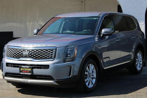 Everlasting Silver 2021 Kia Telluride LX
