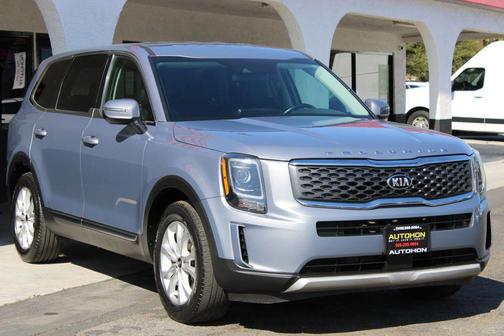 Everlasting Silver 2021 Kia Telluride LX