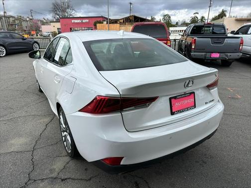 2018 Lexus IS 300 Base