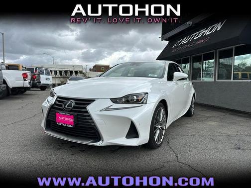 2018 Lexus IS 300 Base