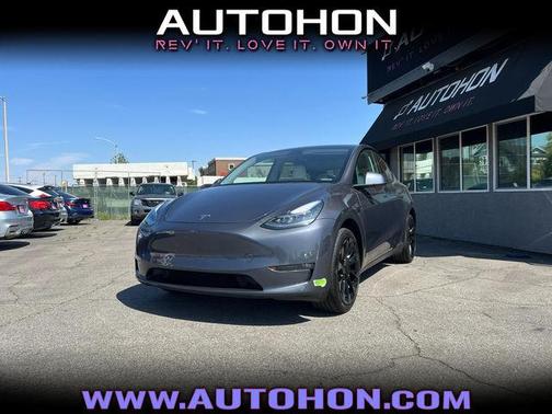2023 Tesla Model Y Long Range Dual Motor All-Wheel Drive