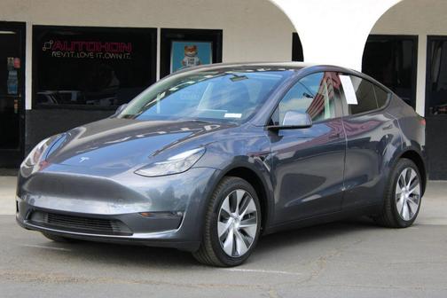 2023 Tesla Model Y Long Range Sport Utility 4D