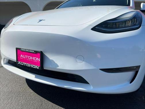 2022 Tesla Model Y Long Range Dual Motor All-Wheel Drive