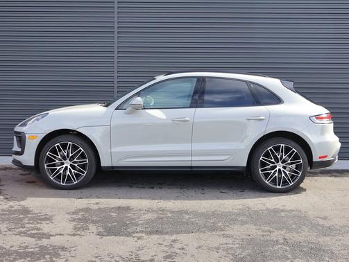 2022 Porsche Macan 