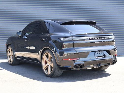 Chromite Black Metallic 2024 Porsche Cayenne S