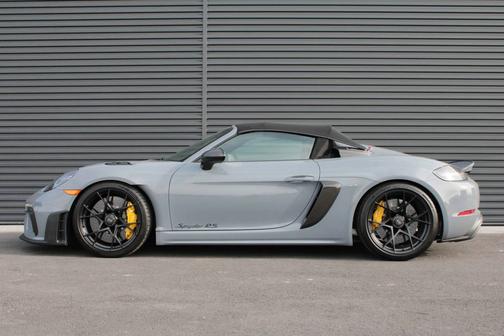 2024 Porsche 718 Spyder 