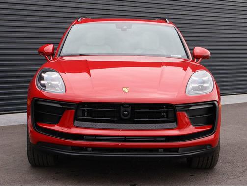 Carmine Red 2026 Porsche Macan Macan