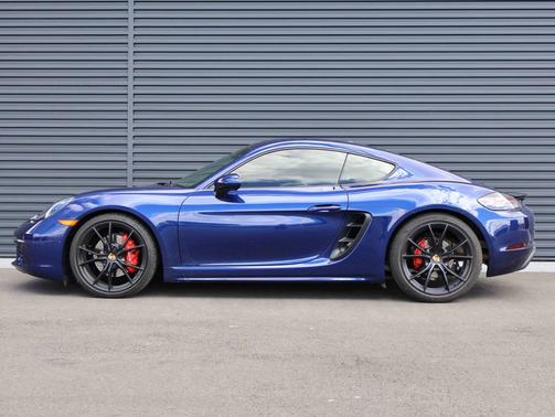Gentian Blue Metallic 2025 Porsche 718 Cayman