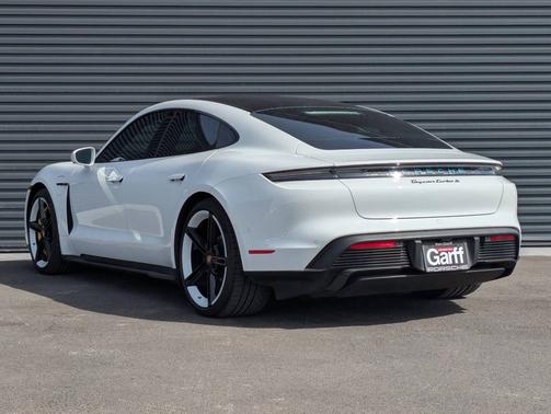 2022 Porsche Taycan 