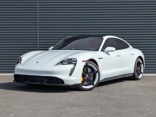 2022 Porsche Taycan 