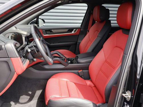 Chromite Black Metallic 2025 Porsche Cayenne Cayenne E-Hybrid