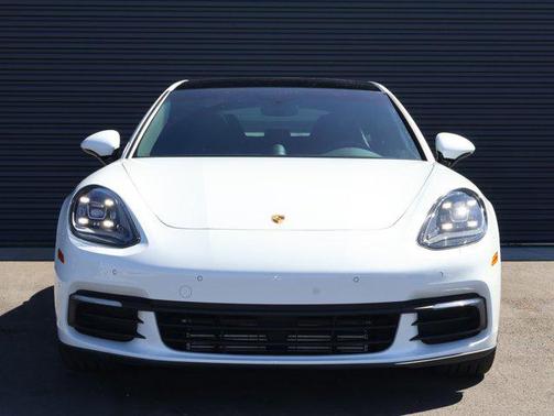 Carrara White Metallic 2020 Porsche Panamera 4