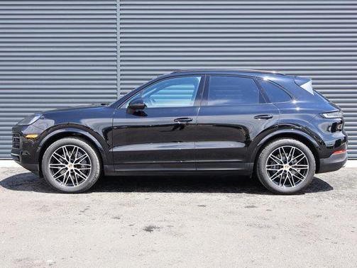 Black 2024 Porsche Cayenne Cayenne
