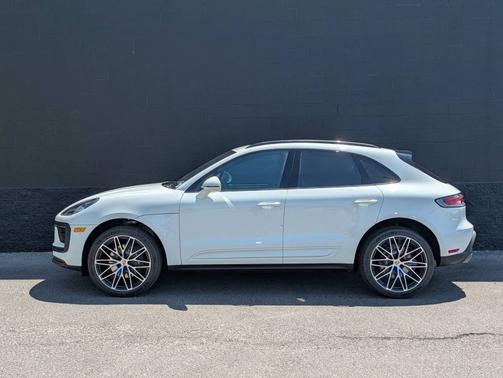 2025 Porsche Macan 