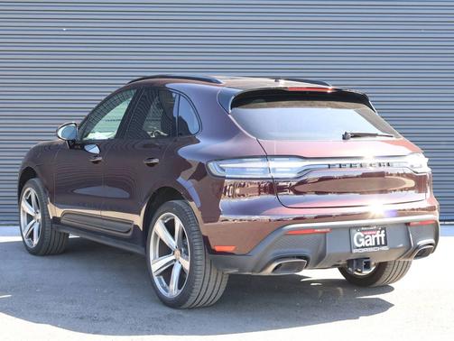 Copper Ruby Metallic 2026 Porsche Macan