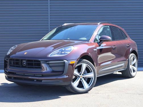 Copper Ruby Metallic 2026 Porsche Macan