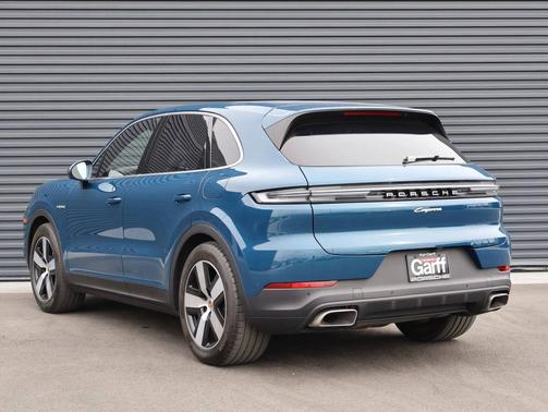 Montego Blue Metallic 2025 Porsche Cayenne