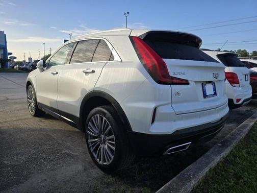 2024 Cadillac XT4 Premium Luxury