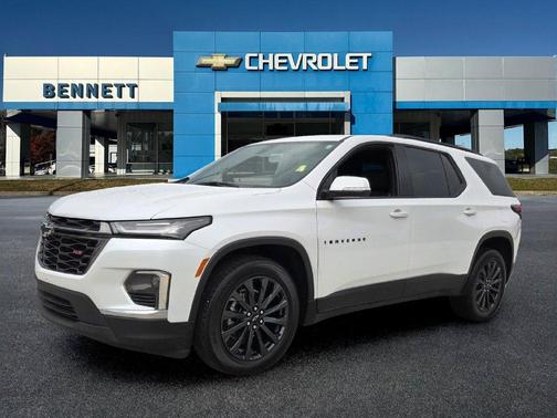 Pearl 2023 Chevrolet Traverse RS