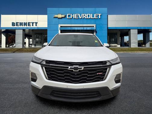 Pearl 2023 Chevrolet Traverse RS