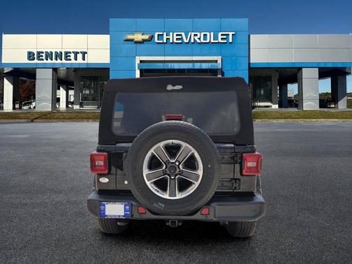 Black Clearcoat 2018 Jeep Wrangler Unlimited Sahara