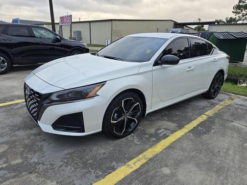 2023 Nissan Altima 2.5 SR