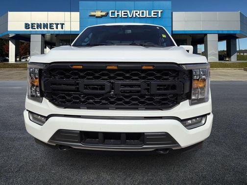 White Metallic 2023 Ford F-150 Lariat